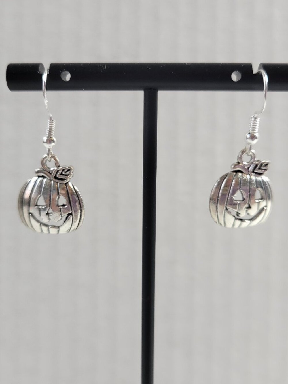 Silver Halloween Pumpkin Jack O Lantern Dangle Earrings Fall Spooky E145E